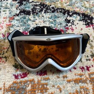 LIKE NEW smith ski goggles